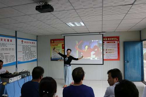 澄合分公司“我們節(jié)日.七夕”詩歌會走進施工一線