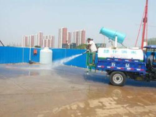 銅煤公司第十一項(xiàng)目部防塵治霾積極在行動