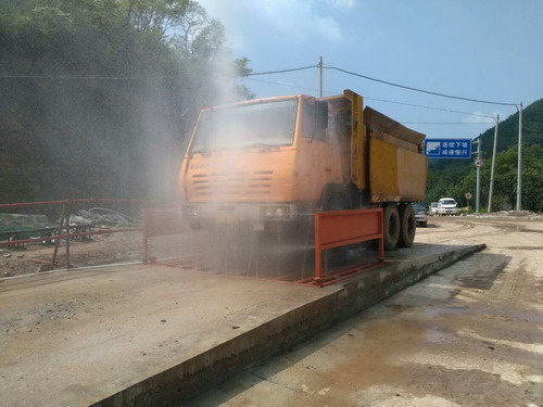 銅川分公司第二項(xiàng)目部全力打好揚(yáng)塵治理攻堅戰(zhàn)