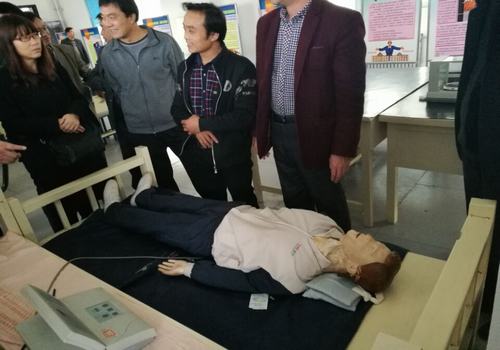 設(shè)備租賃中心統(tǒng)籌安排特殊作業(yè)人員培訓保安全