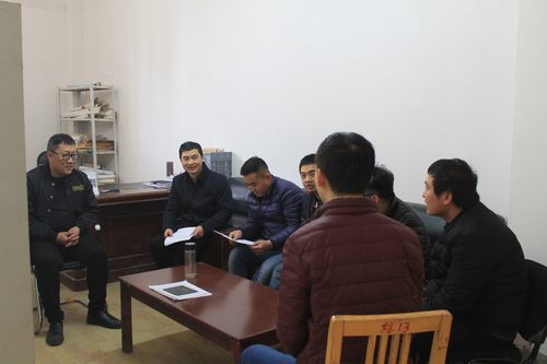 銅煤公司基層項(xiàng)目部開展“自己找、同事提”對(duì)照檢查活動(dòng)