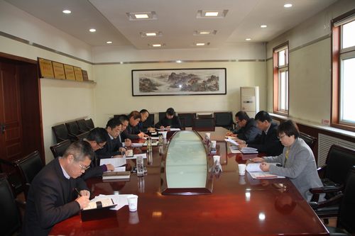 建設(shè)集團(tuán)聯(lián)合黨委副書記、紀(jì)委書記、工會(huì)負(fù)責(zé)人侯本英深入銅煤公司督導(dǎo)黨委中心組學(xué)習(xí)研討