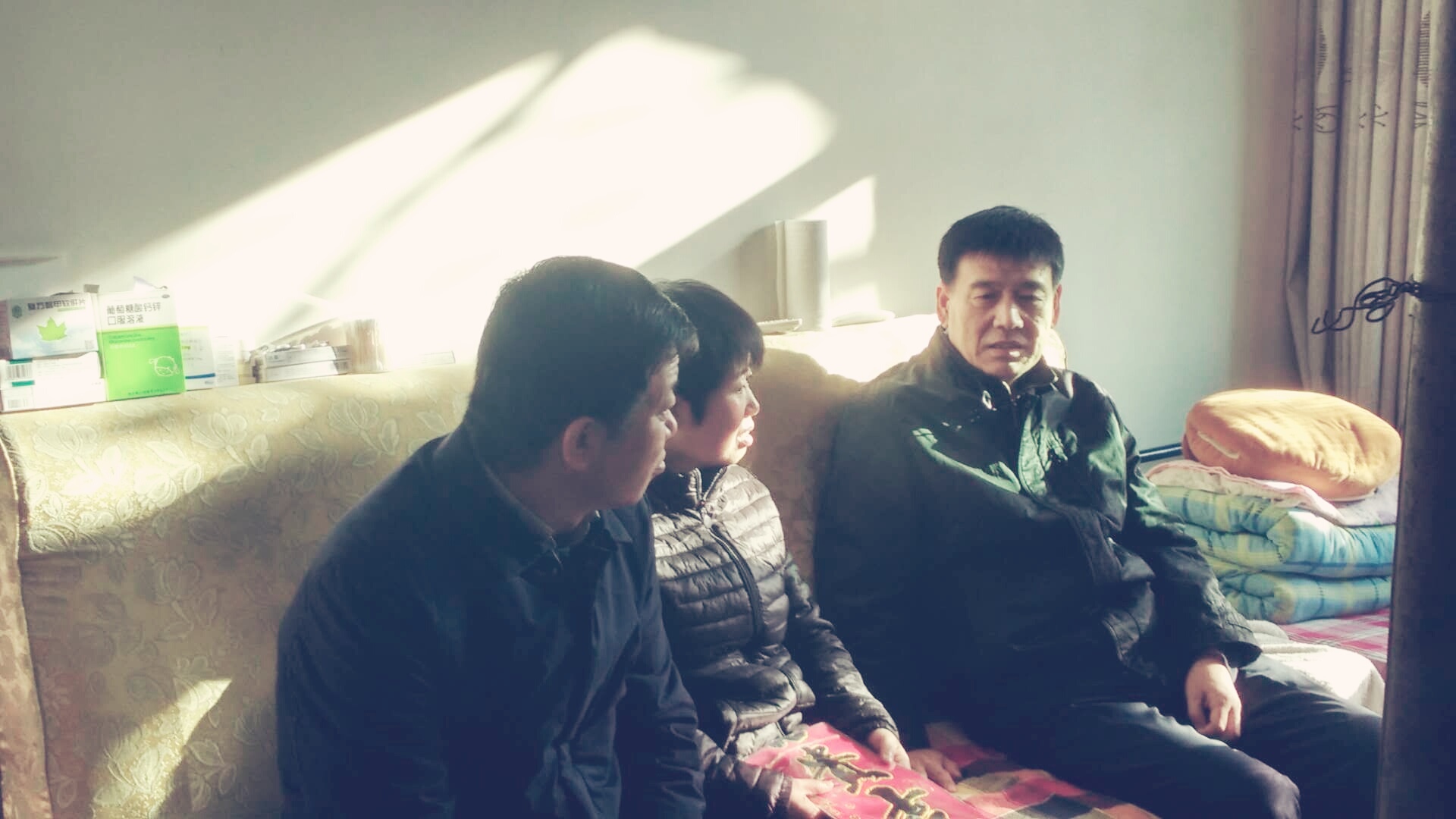 建設集團聯(lián)合黨委副書記、紀委書記、工會主席侯本英一行慰問礦建三公司困難職工