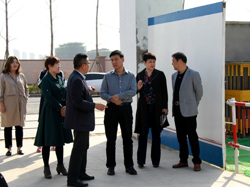 侯本英一行蒞臨大秦置業(yè)公司山水逸境項目檢查指導(dǎo)工作