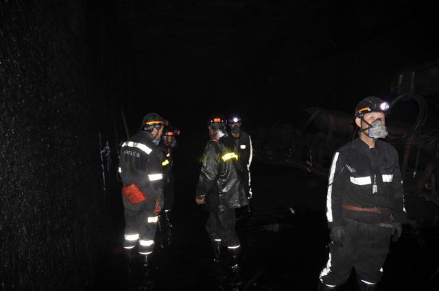 掘進(jìn)公司小保當(dāng)項(xiàng)目部112201外回風(fēng)順槽精準(zhǔn)貫通