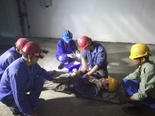 陜煤建設(shè)韓城分公司安裝一項目部觸電事故應(yīng)急演練效果好