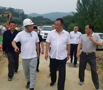 啟迪清潔能源集團(tuán)高級副總裁、瑞行集團(tuán)總裁雷萬寧一行蒞臨陜煤建設(shè)咸陽分公司安裝項(xiàng)目部施工現(xiàn)場視察指導(dǎo)工作