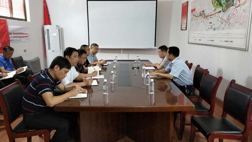 寧興剛、贠公法蒞臨210國(guó)道完善工程川耀PPP項(xiàng)目檢查指導(dǎo)工作