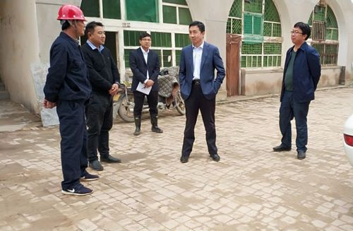 陜煤集團總經(jīng)理助理、榆林合力集團董事長范京道一行蒞臨陜煤建設天工公司承建的清澗北國棗業(yè)紅棗深加工項目視察指導工作