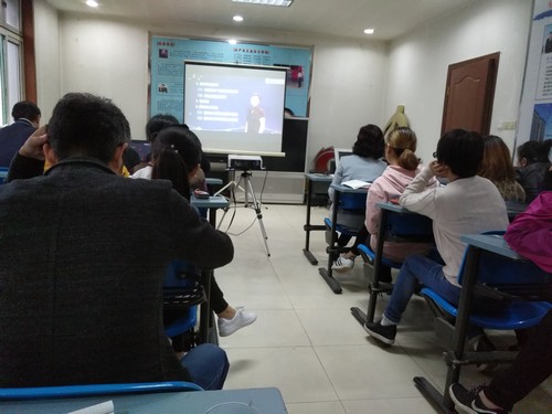 走，聽(tīng)課去！