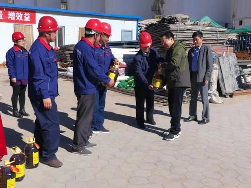 贠公法深入榆北小保當?shù)V施工一線慰問指導工作