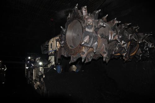 陜煤建設(shè)掘進(jìn)公司：2134.6米！“掘進(jìn)鐵軍”新記錄誕生