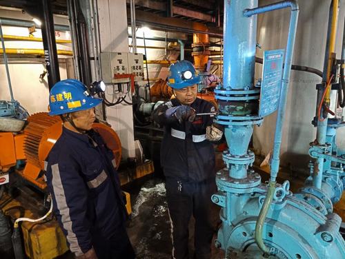 陜煤建設(shè)洗選煤運營分公司洗煤廠：黨員“安全承諾踐諾”構(gòu)筑安全銅墻鐵壁