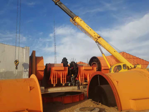 陜煤建設(shè)機(jī)電安裝公司搶險(xiǎn)紅柳林煤礦2號(hào)風(fēng)井主扇1#、2#風(fēng)機(jī)