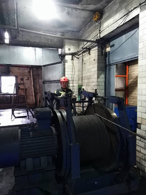 陜煤建設(shè)機電安裝公司建莊工地安全高效完成主斜井管路安裝