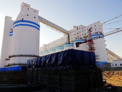 陜煤建設(shè)澄合分公司承建的小保當(dāng)選煤廠5A、5B轉(zhuǎn)載點(diǎn)工程順利封頂