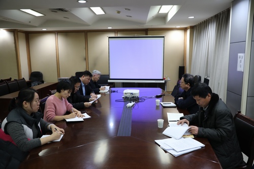 建設(shè)集團(tuán)第二督導(dǎo)組深入路橋分公司對(duì)“講政治、敢擔(dān)當(dāng)、改作風(fēng)”專(zhuān)題教育進(jìn)行督導(dǎo)