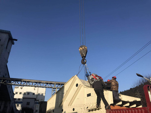 陜煤建設(shè)機(jī)電安裝公司黃陵建莊工地：“干完，大年三十回家！”