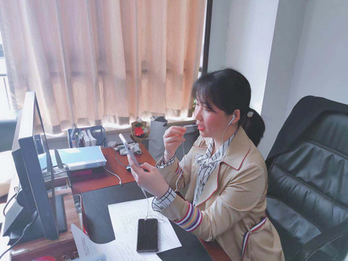 陜煤建設天工公司“逐夢新時代?巾幗綻芳華”女工經(jīng)典誦讀活動成功舉辦