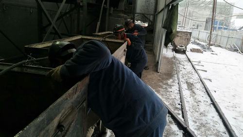 陜煤建設(shè)礦建二公司各項(xiàng)目部認(rèn)真開展“提升運(yùn)輸、車輛運(yùn)輸安全整治專項(xiàng)活動(dòng) ”