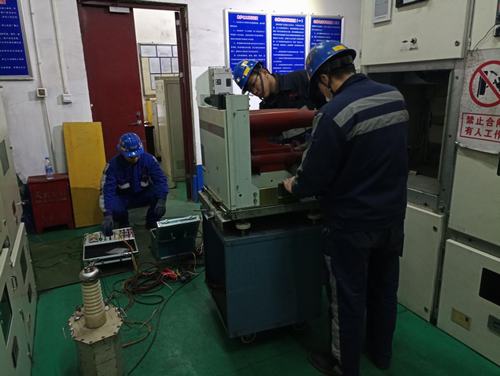 陜煤建設(shè)洗選煤運(yùn)營(yíng)分公司洗煤廠積極開展電氣設(shè)備預(yù)防性試驗(yàn)及設(shè)備檢修工作