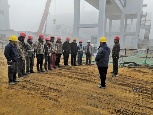 陜煤建設(shè)銅煤公司承建的曹家灘礦井主廠房至矸石倉、主廠房至煤泥卸載點(diǎn)帶式輸送機(jī)棧橋工程順利吊裝