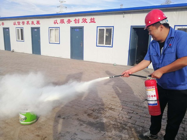 陜煤建設(shè)路橋分公司各項(xiàng)目部積極開展應(yīng)急演練活動