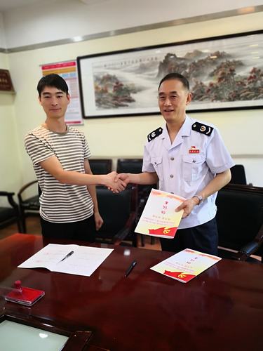 銅川市王益區(qū)第二稅務(wù)分局黨支部同陜煤建設(shè)銅煤公司基層黨支部進行對標交流