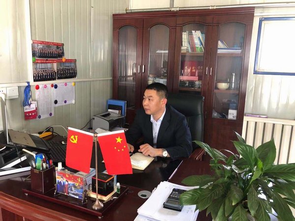 堅守工地  真抓實干的領(lǐng)軍者