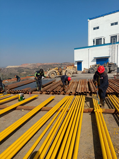 陜煤建設機電安裝公司承建的沙梁礦回風斜井管路安裝正式施工