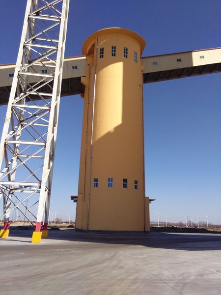 陜煤建設(shè)天工公司承建的榆林袁大灘礦井選煤廠塊煤倉(cāng)等工程順利通過預(yù)驗(yàn)收