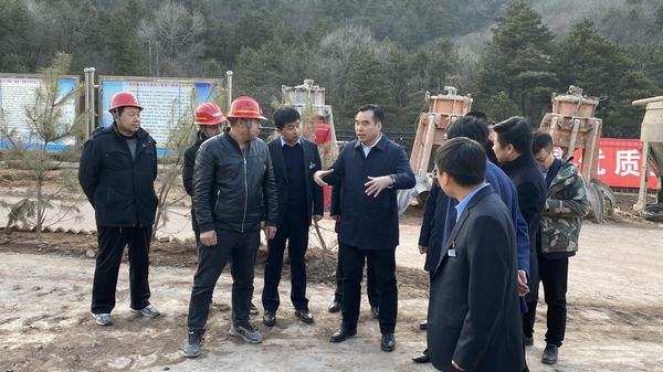 蒲白礦業(yè)公司黨委書記、董事長沈顯華一行蒞臨陜煤建設(shè)礦建二公司建莊項目部檢查指導(dǎo)工作