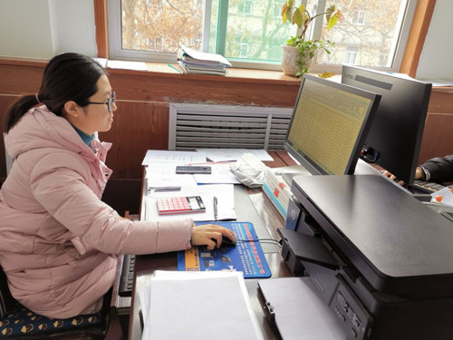 陜煤建設(shè)機電安裝公司：為農(nóng)民工服“定心丸”