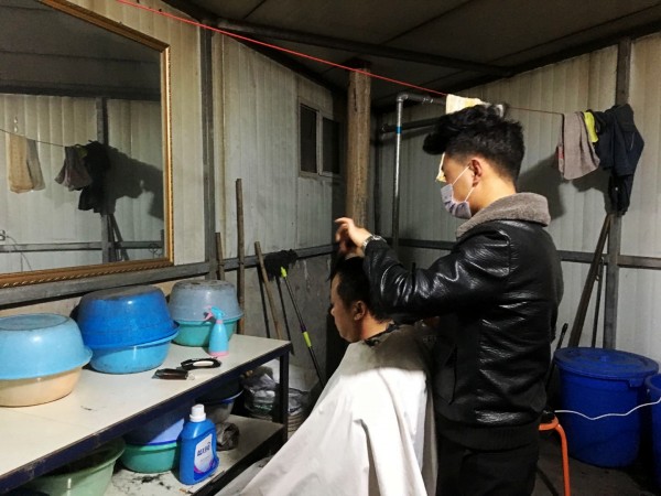 一推一剪皆是情 服務職工暖人心