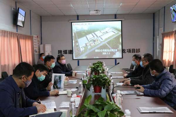 公司領(lǐng)導(dǎo)侯本英、楊讓順一行深入渭南分公司南京金龍項(xiàng)目檢查復(fù)工及防疫工作