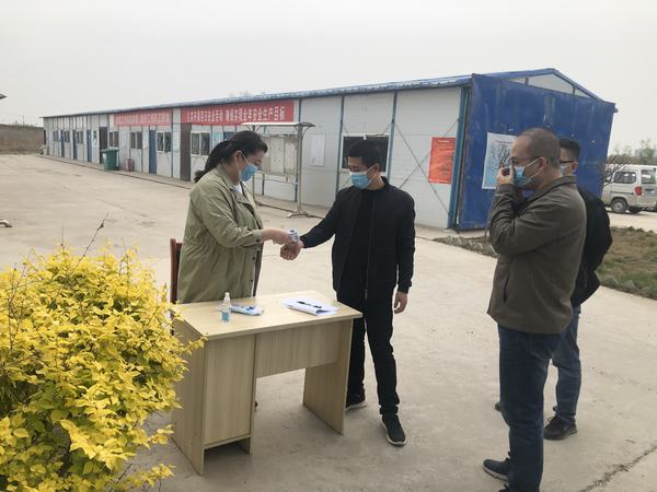 渭南市交通局安全生產(chǎn)“雙隨機(jī)”抽查組深入澄合分公司G242大荔過境公路項(xiàng)目檢查指導(dǎo)