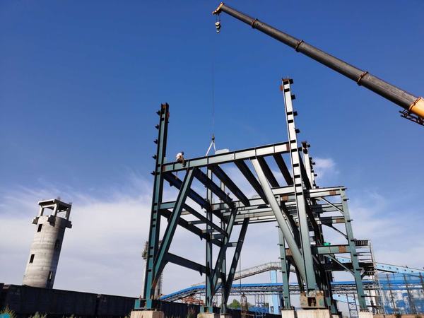 陜煤建設(shè)韓城分公司承建的澄合礦業(yè)王村煤場(chǎng)快速裝車(chē)站工程順利開(kāi)工