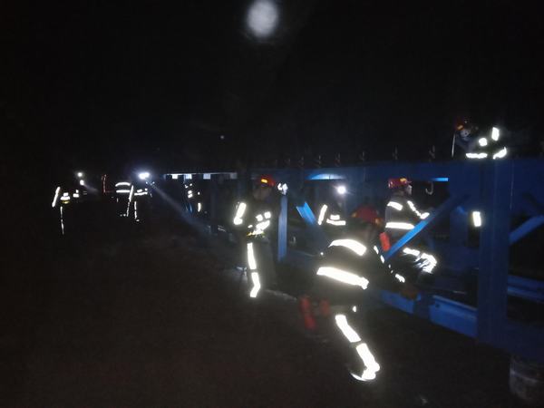 陜煤建設(shè)韓城分公司安裝三項(xiàng)目部同時(shí)打贏地面井下24小時(shí)“搶修戰(zhàn)”