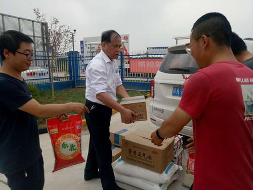 陜煤建設(shè)天工公司：中儲(chǔ)糧項(xiàng)目滑模忙，領(lǐng)導(dǎo)關(guān)懷送一線