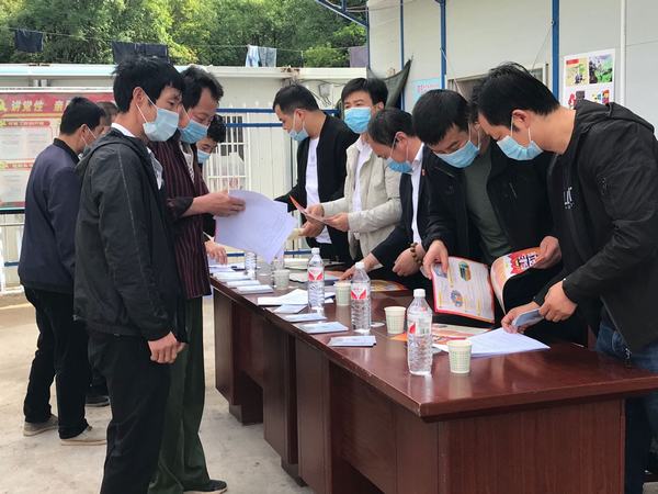 陜煤建設(shè)礦建二公司冶坪項(xiàng)目部“安全生產(chǎn)月”宣傳活動干貨滿滿