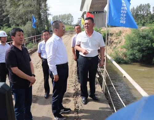 榆林市委副書記、市長李春臨深入陜煤建設(shè)路橋分公司靖神鐵路項目調(diào)研指導