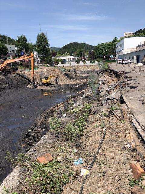 銅川礦業(yè)公司玉華煤礦柴家溝井污水沉淀池護(hù)坡及道路搶修方案設(shè)計圓滿完成