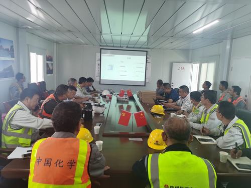 陜煤建設(shè)銅煤公司十六項(xiàng)目部承建的榆林化學(xué)大件組焊廠(chǎng)房順利通過(guò)竣工驗(yàn)收