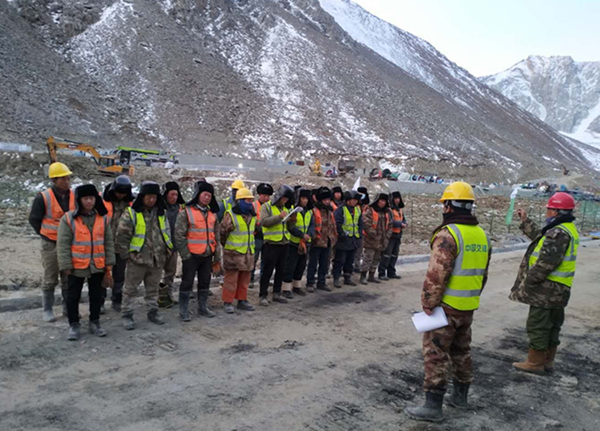 陜煤建設(shè)礦建三公司：開好班前會(huì)，彈好安全管理“前奏曲”