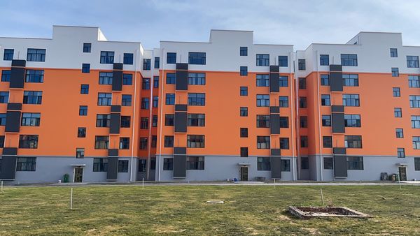 陜煤建設(shè)天工公司承建的小保當1、2#公寓樓順利通過竣工驗收