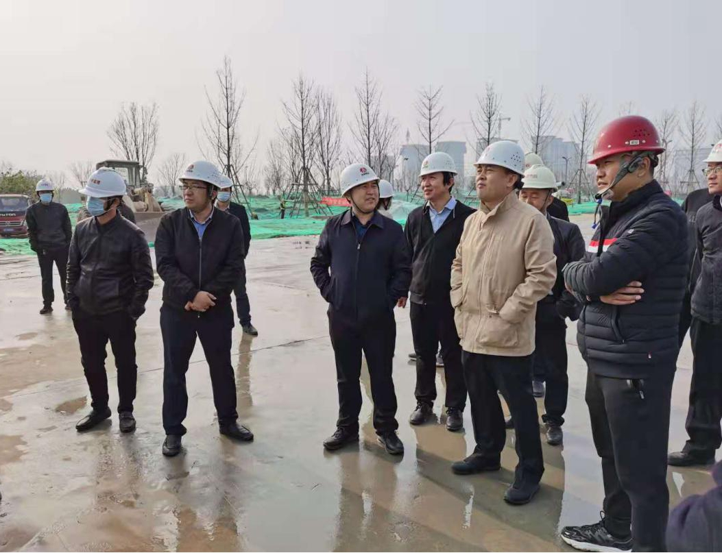 西咸新區(qū)黨工委委員、管委會(huì)總規(guī)劃師陳默一行赴空港新城項(xiàng)目調(diào)研指導(dǎo)