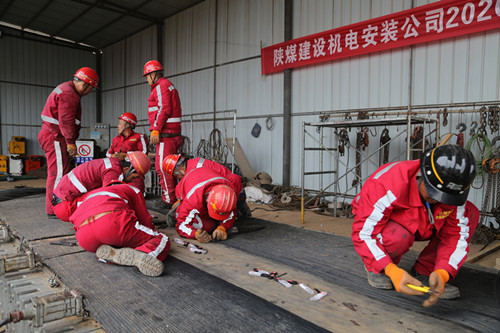 陜煤建設(shè)機(jī)電安裝公司:硫化隊(duì)伍苦練技能