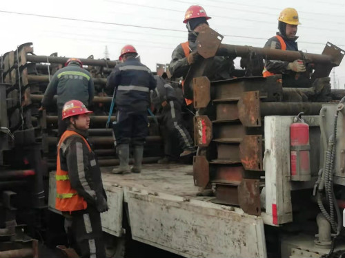 陜煤建設(shè)機電安裝公司神府項目部抗擊嚴寒力保工程順利進行