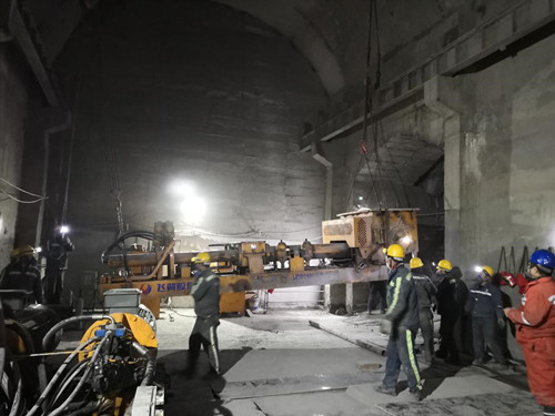 陜煤建設(shè)機(jī)電安裝公司酒鋼項(xiàng)目部施工大干迎新春