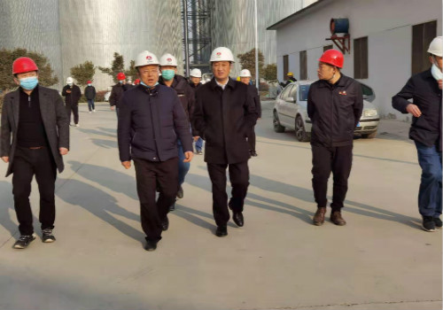 神渭管道董事長李冰一、副總經(jīng)理王東民、建設(shè)集團總經(jīng)理王明智等人蒞臨神渭管道輸煤項目富余煤漿應(yīng)用工程開展春節(jié)慰問暨春季攻堅活動